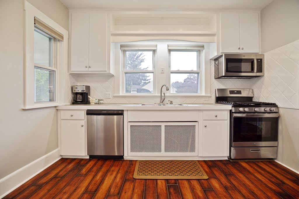 27 Draper Road Framingham, MA 01702 - Photo 16 of 42 Gallery Image 16