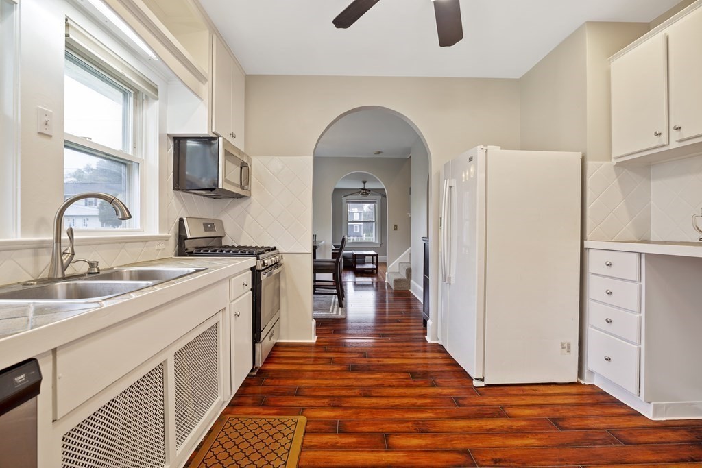 27 Draper Road Framingham, MA 01702 - Photo 19 of 42 Gallery Image 19