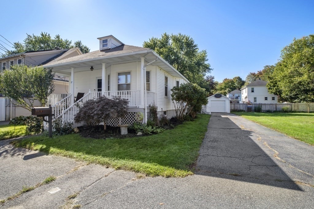 27 Draper Road Framingham, MA 01702 - Photo 3 of 42 Gallery Image 3