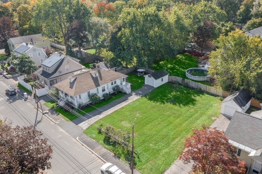 27 Draper Road Framingham, MA 01702 - Photo 4 of 42 Gallery Image 4