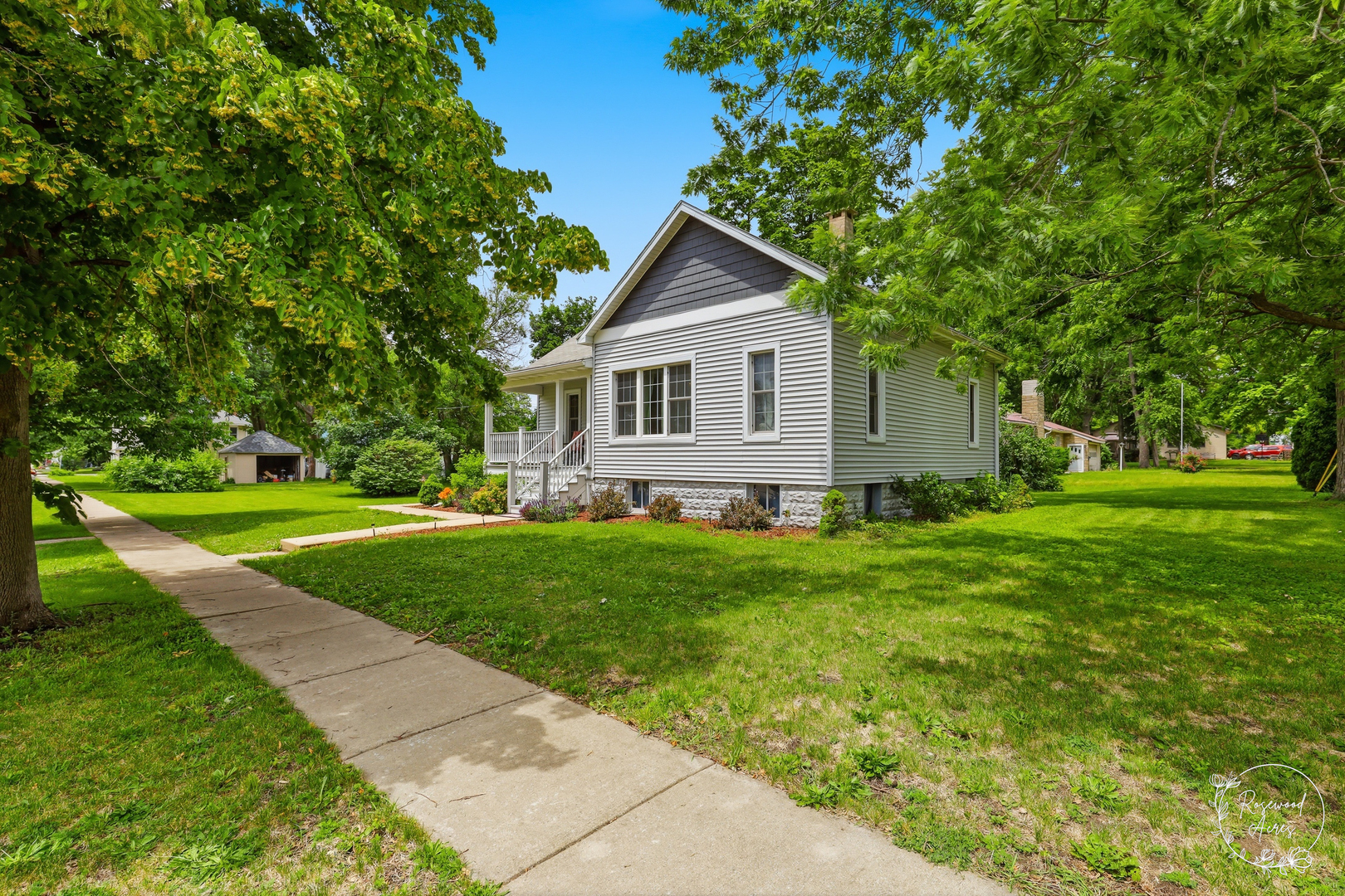 423 East Front Street Gilman, IL 60938 - Photo 3 of 29