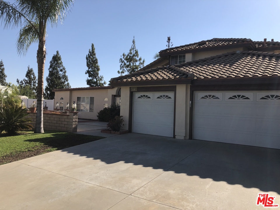 7271 Wood Road Riverside, CA 92506 - Photo 4 of 21