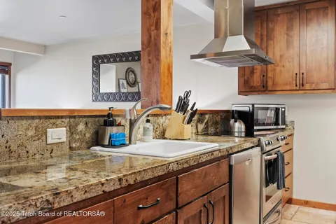 $939,000 | 4450 Berry Drive, Unit 3913, Wilson, WY 83014