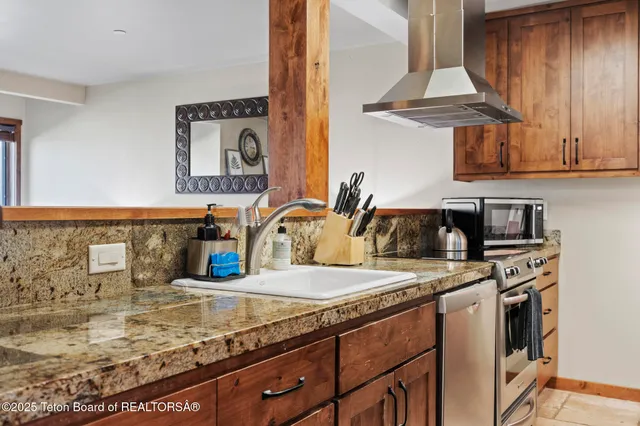 $939,000 | 4450 Berry Drive, Unit 3913, Wilson, WY 83014