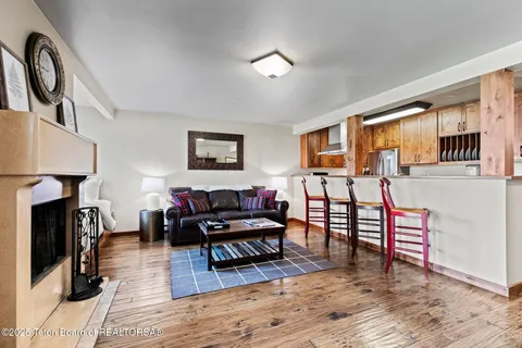 $939,000 | 4450 Berry Drive, Unit 3913, Wilson, WY 83014