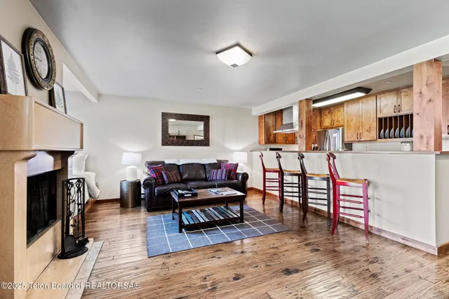 $939,000 | 4450 Berry Drive, Unit 3913, Wilson, WY 83014