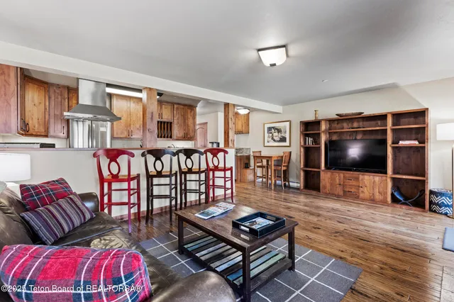 $939,000 | 4450 Berry Drive, Unit 3913, Wilson, WY 83014