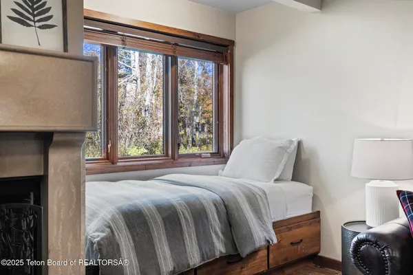 $939,000 | 4450 Berry Drive, Unit 3913, Wilson, WY 83014