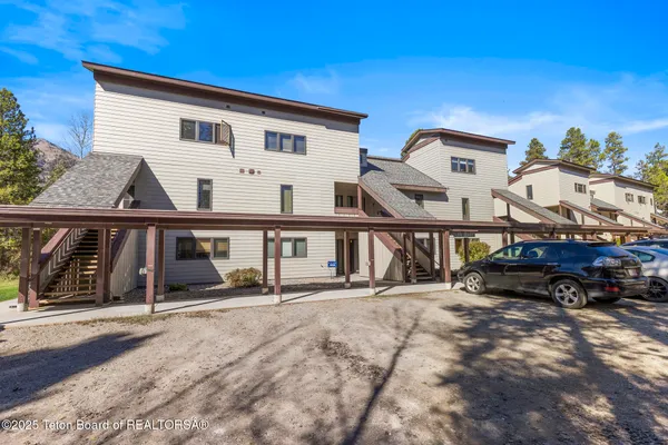 $939,000 | 4450 Berry Drive, Unit 3913, Wilson, WY 83014