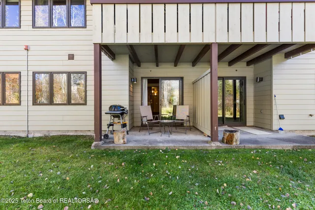 $939,000 | 4450 Berry Drive, Unit 3913, Wilson, WY 83014