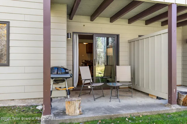 $939,000 | 4450 Berry Drive, Unit 3913, Wilson, WY 83014