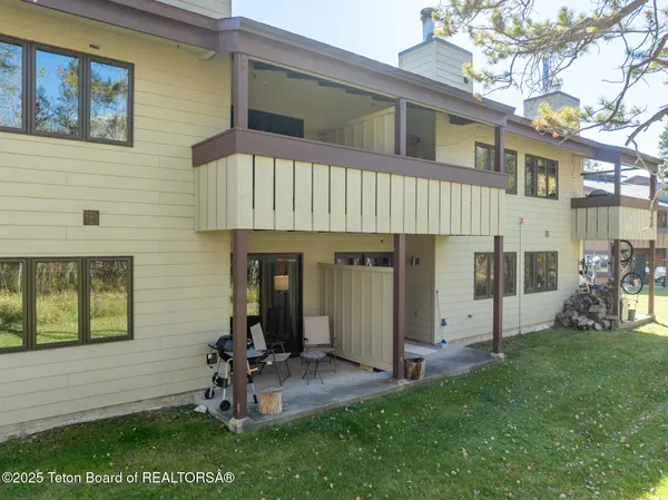 $939,000 | 4450 Berry Drive, Unit 3913, Wilson, WY 83014