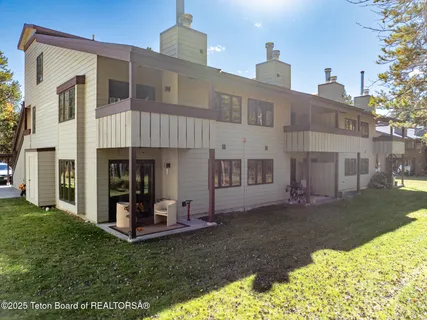 $939,000 | 4450 Berry Drive, Unit 3913, Wilson, WY 83014