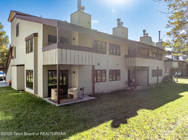 $939,000 | 4450 Berry Drive, Unit 3913, Wilson, WY 83014