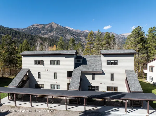 $939,000 | 4450 Berry Drive, Unit 3913, Wilson, WY 83014