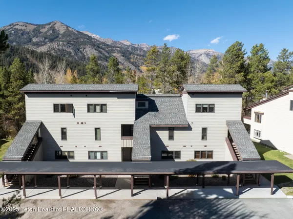 $939,000 | 4450 Berry Drive, Unit 3913, Wilson, WY 83014