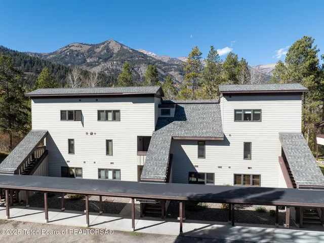 $939,000 | 4450 Berry Drive, Unit 3913, Wilson, WY 83014