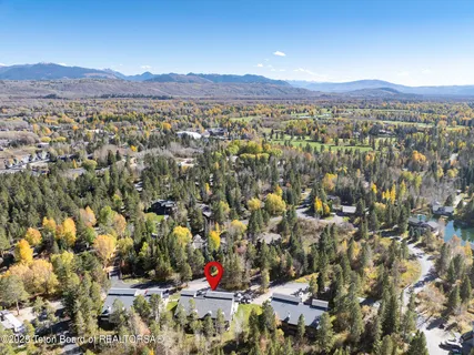 $939,000 | 4450 Berry Drive, Unit 3913, Wilson, WY 83014