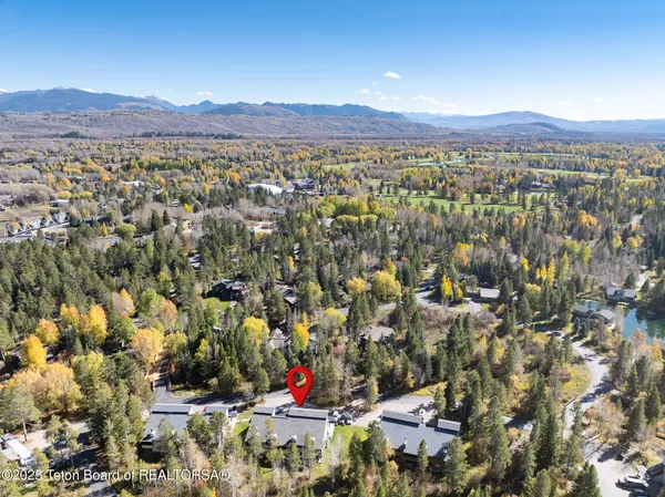 $939,000 | 4450 Berry Drive, Unit 3913, Wilson, WY 83014