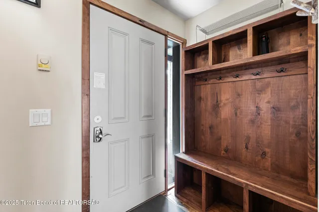 $939,000 | 4450 Berry Drive, Unit 3913, Wilson, WY 83014