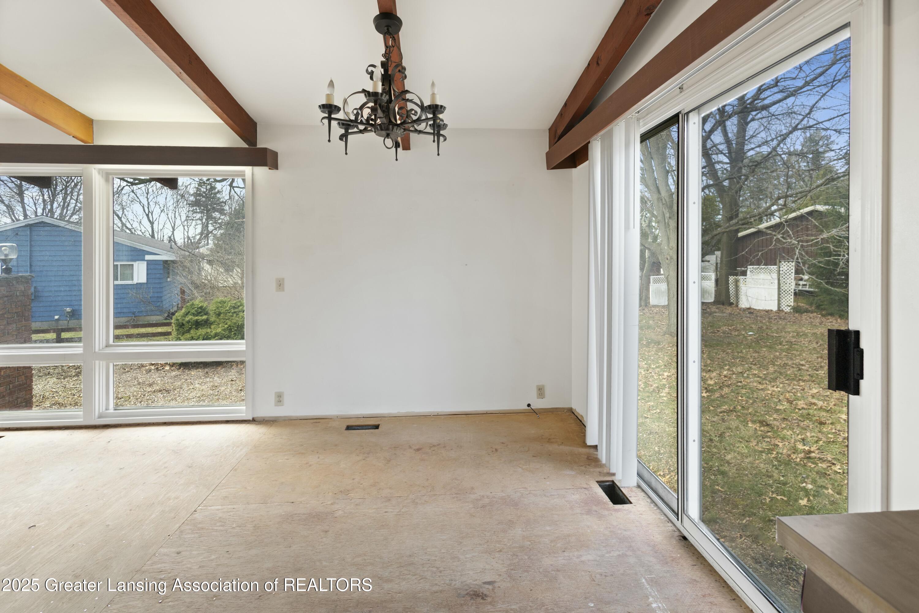16682 Marsh Road East Lansing, MI 48823 - Photo 17 of 55 tempImagem9Tsz9
