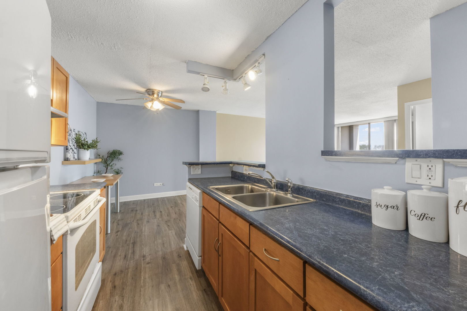 1043 South York Road, Unit 308 Bensenville, IL 60106 - Photo 4 of 17