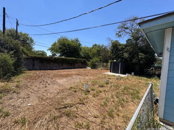 a view of back yard