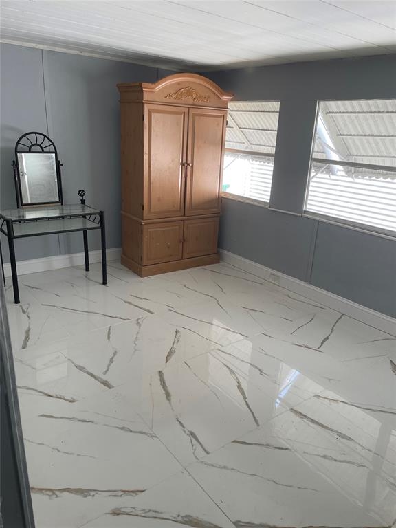 8700 Southwest 21st Street Davie, FL 33324 - Photo 4 of 11