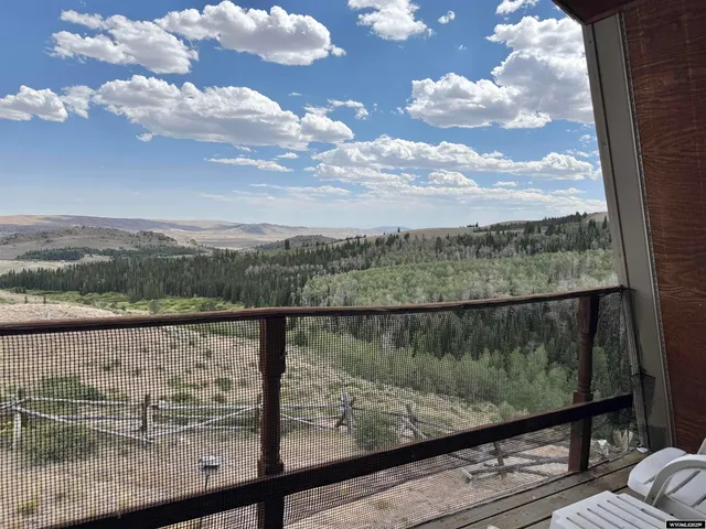 $550,000 | 260 Snow Shoe Drive, Kemmerer, WY 83101