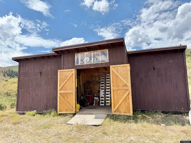 $550,000 | 260 Snow Shoe Drive, Kemmerer, WY 83101