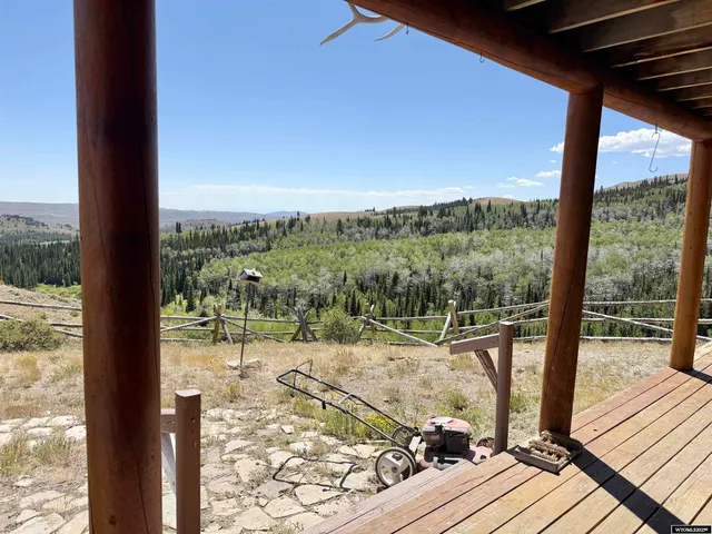 $550,000 | 260 Snow Shoe Drive, Kemmerer, WY 83101