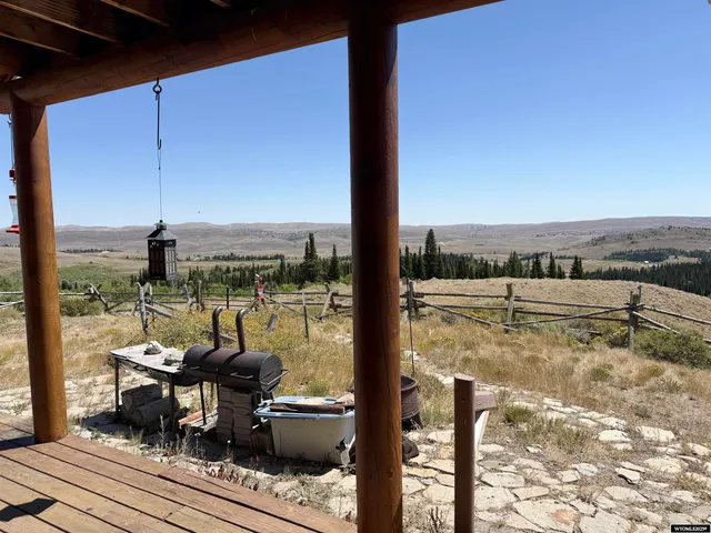 $550,000 | 260 Snow Shoe Drive, Kemmerer, WY 83101