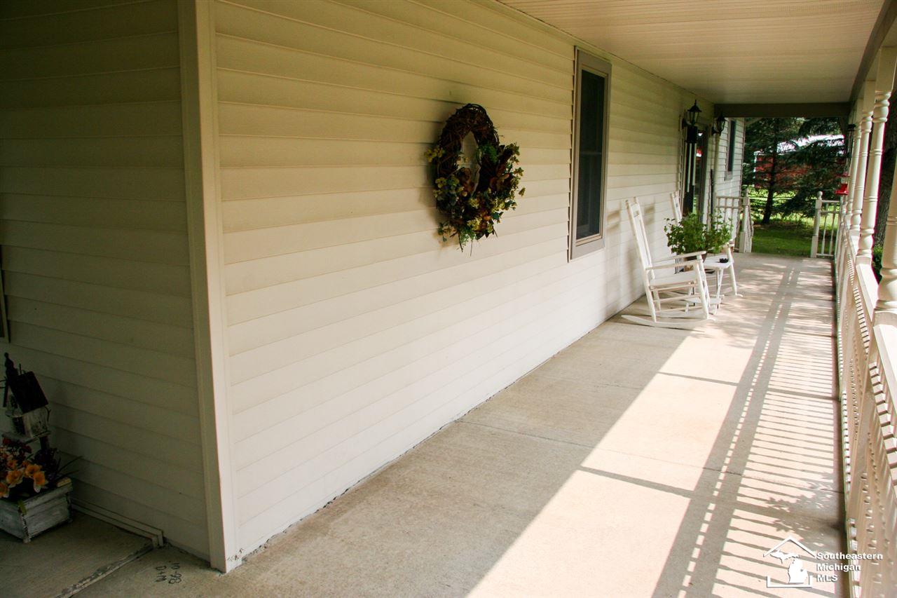 30303 Fort Road Rockwood, MI 48173 - Photo 8 of 54 31357484-7.JPG