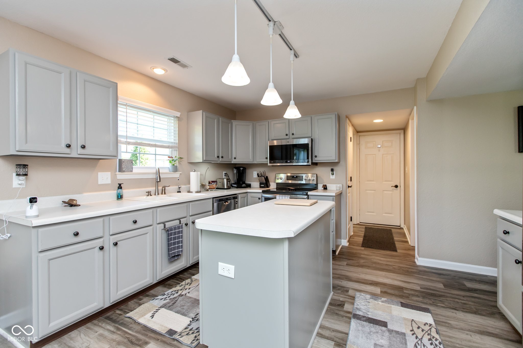 6528 Quail Run Fishers, IN 46038 - Photo 10 of 26