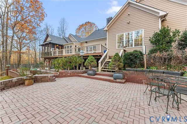 a view of a bird bath