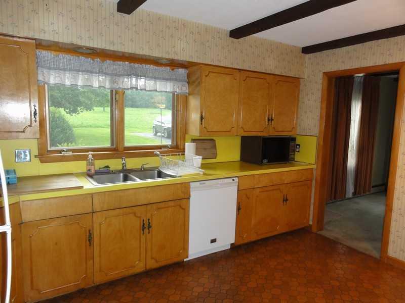 755 West River Road Augusta, ME 04330 - Photo 6 of 35 Kitchen.