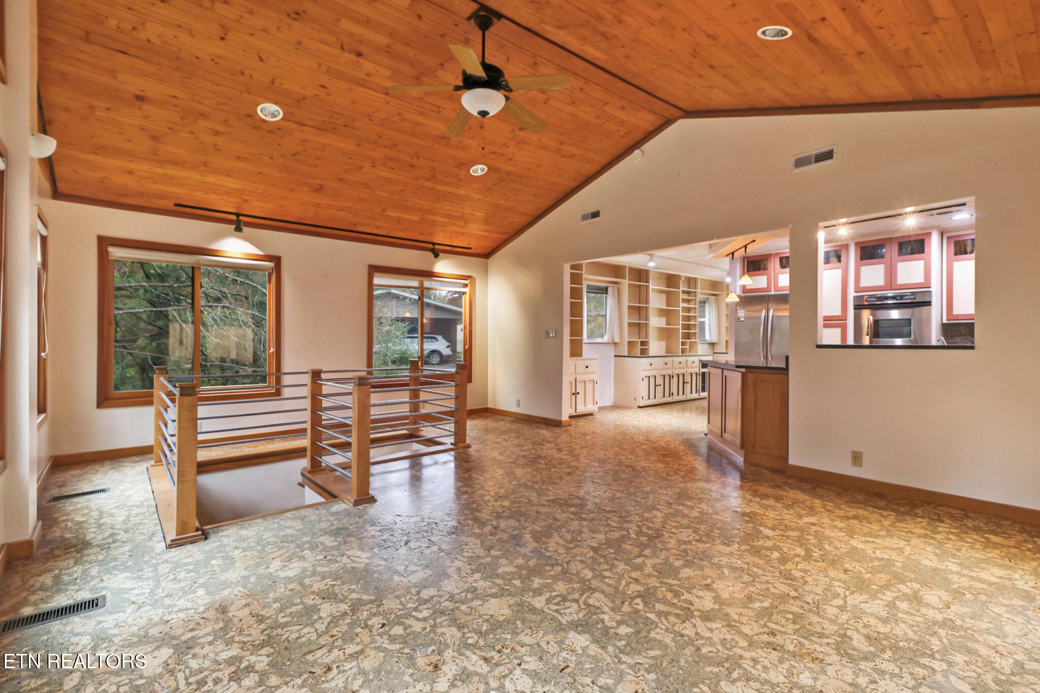 109 Wakefield Road Oak Ridge, TN 37830 - Photo 10 of 35 W-lr3