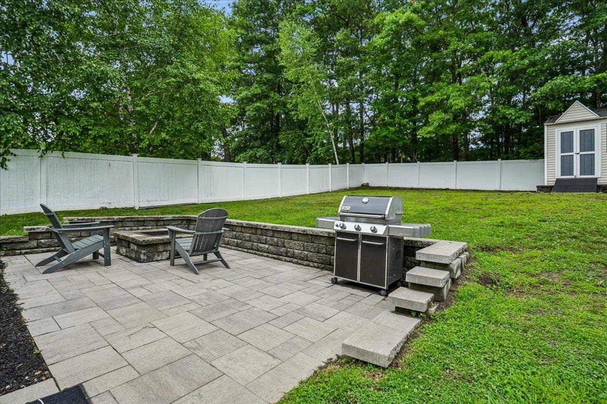 325 Wellington Hill Road Manchester, NH 03104 - Photo 31 of 32