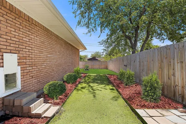 $6,500 | 3364 Darvany Drive, Dallas, TX 75220