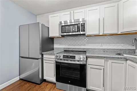 $159,000 | 9125 North Swan Circle, Brentwood, MO 63144