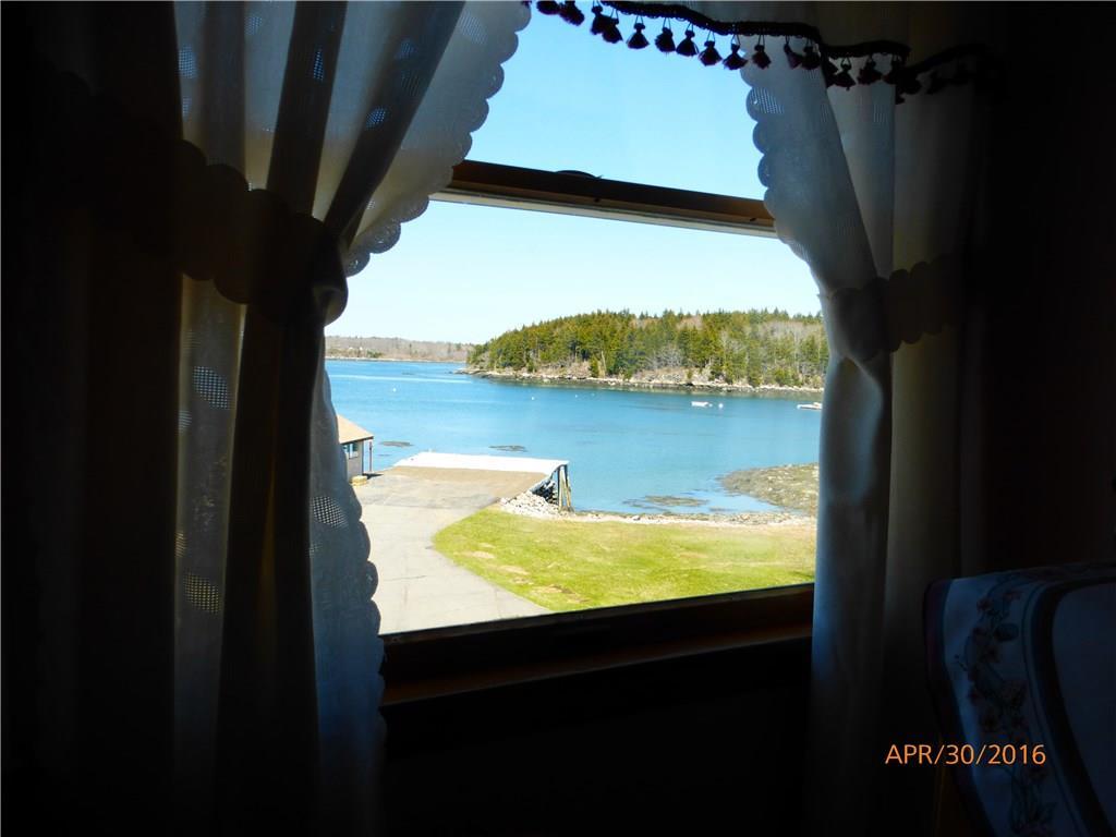 118 States Point Road Tenants Harbor, ME 04860 - Photo 21 of 29 Upstairs bedroom view.