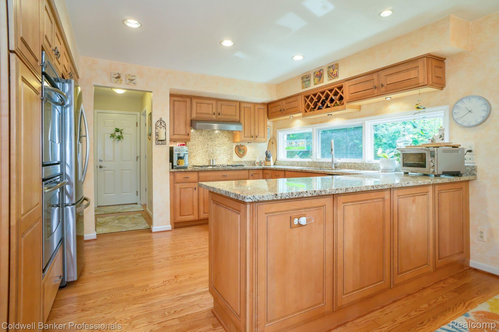 31226 Country Ridge Circle Farmington, MI 48331 - Photo 14 of 50 13.jpg