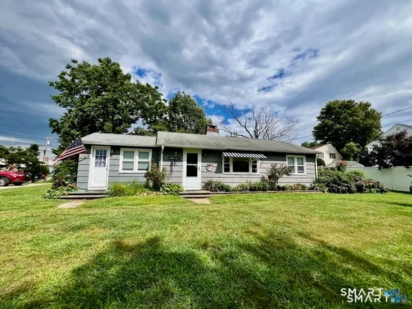 $1,950 | 28 Kelsey Road, Clinton, CT 06413