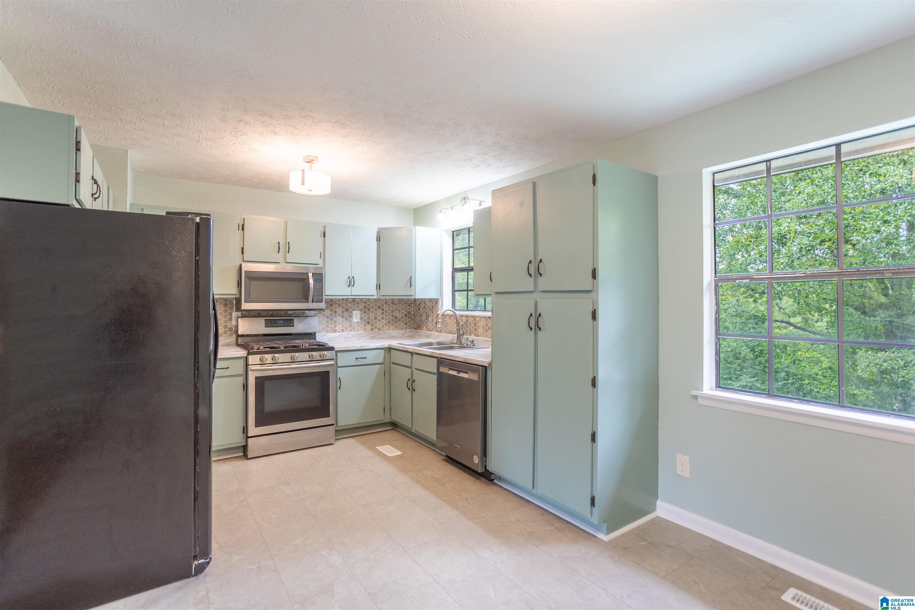 213 Bates Street Weaver, AL 36277 - Photo 8 of 47