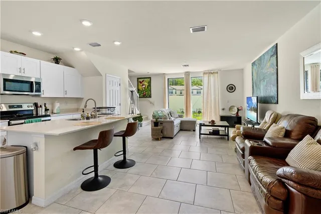 $2,100 | 14026 Oviedo Place, Fort Myers, FL 33905