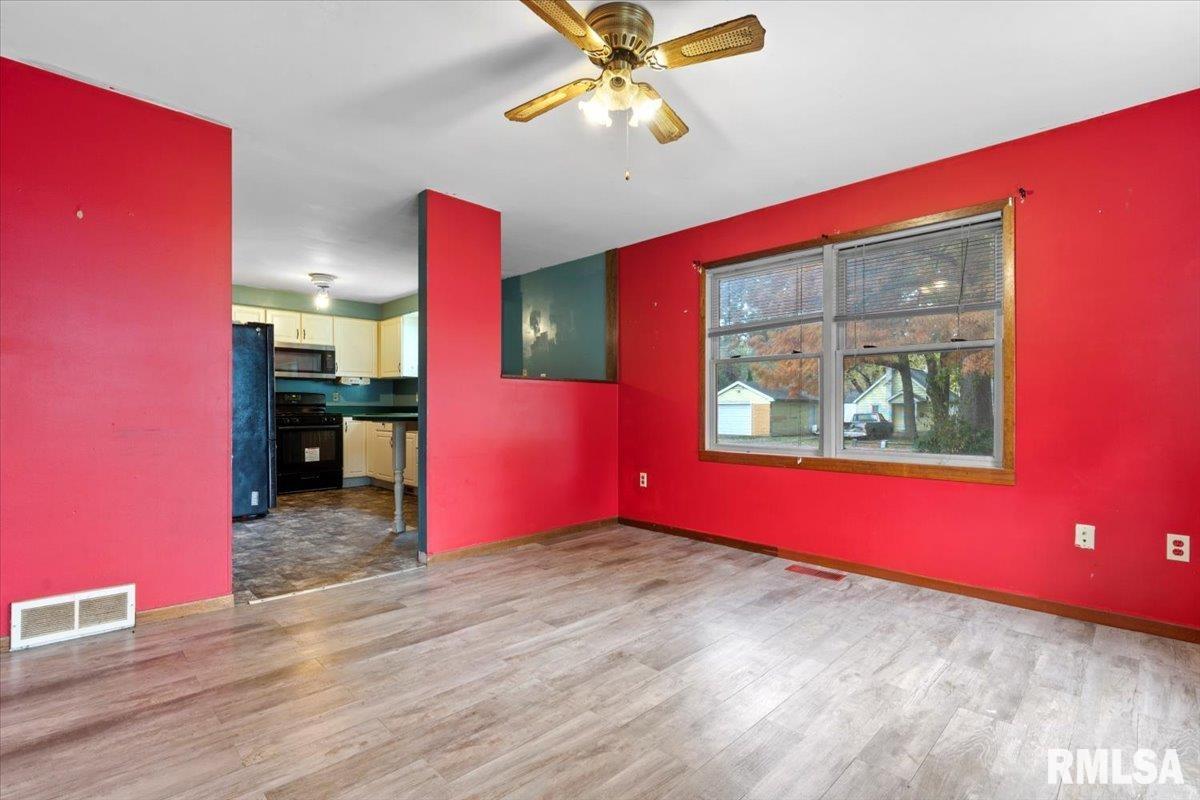 435 North Wesley Street Springfield, IL 62702 - Photo 3 of 55