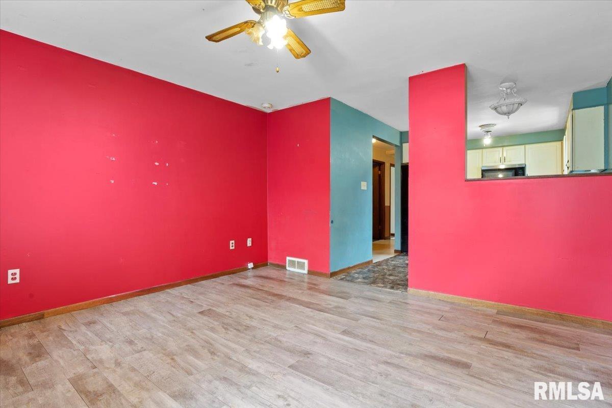 435 North Wesley Street Springfield, IL 62702 - Photo 4 of 55