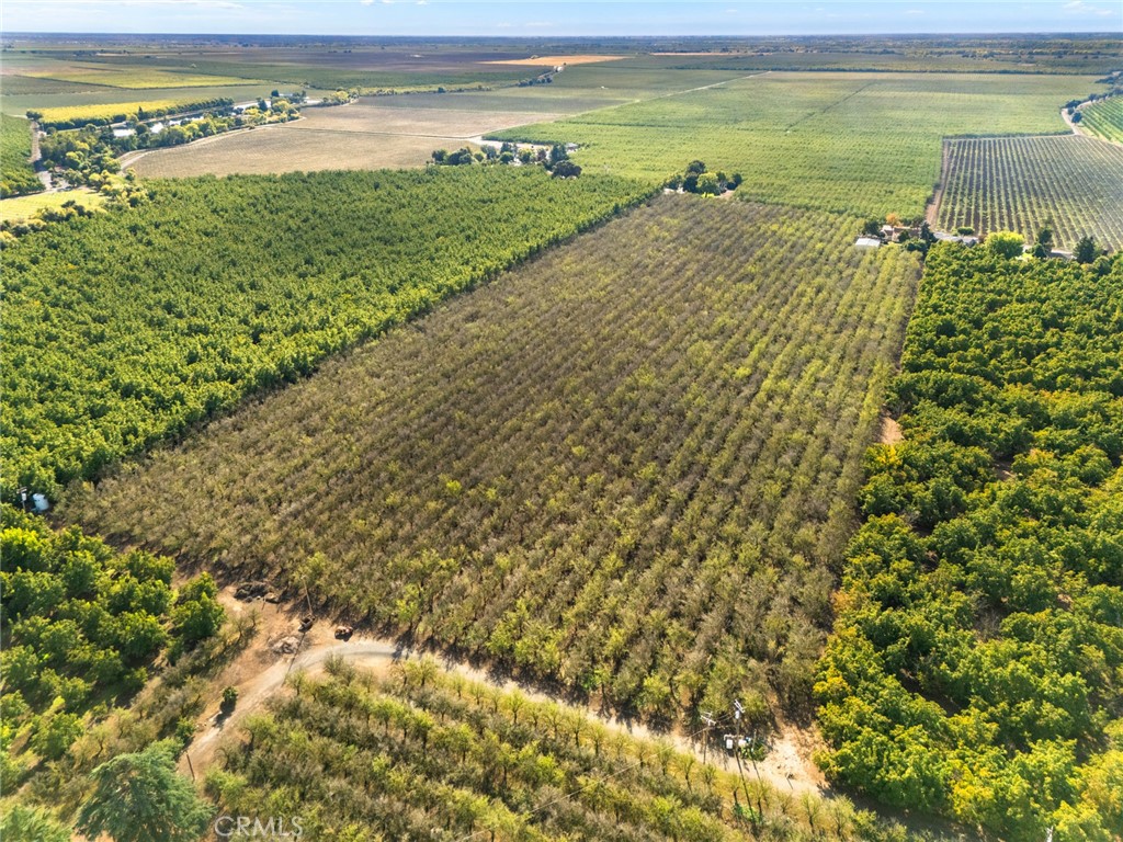 1419 Crouch Avenue Chico, CA 95928 - Photo 4 of 5 a view of an ocean from a building