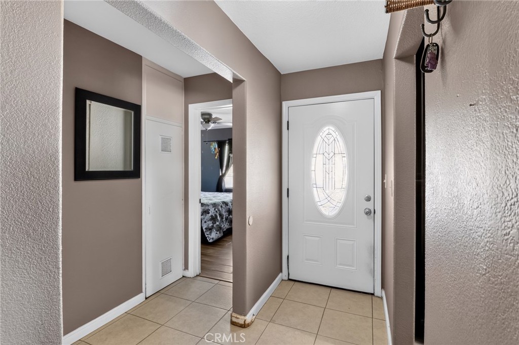 13477 Rancherias Road Apple Valley, CA 92308 - Photo 3 of 44