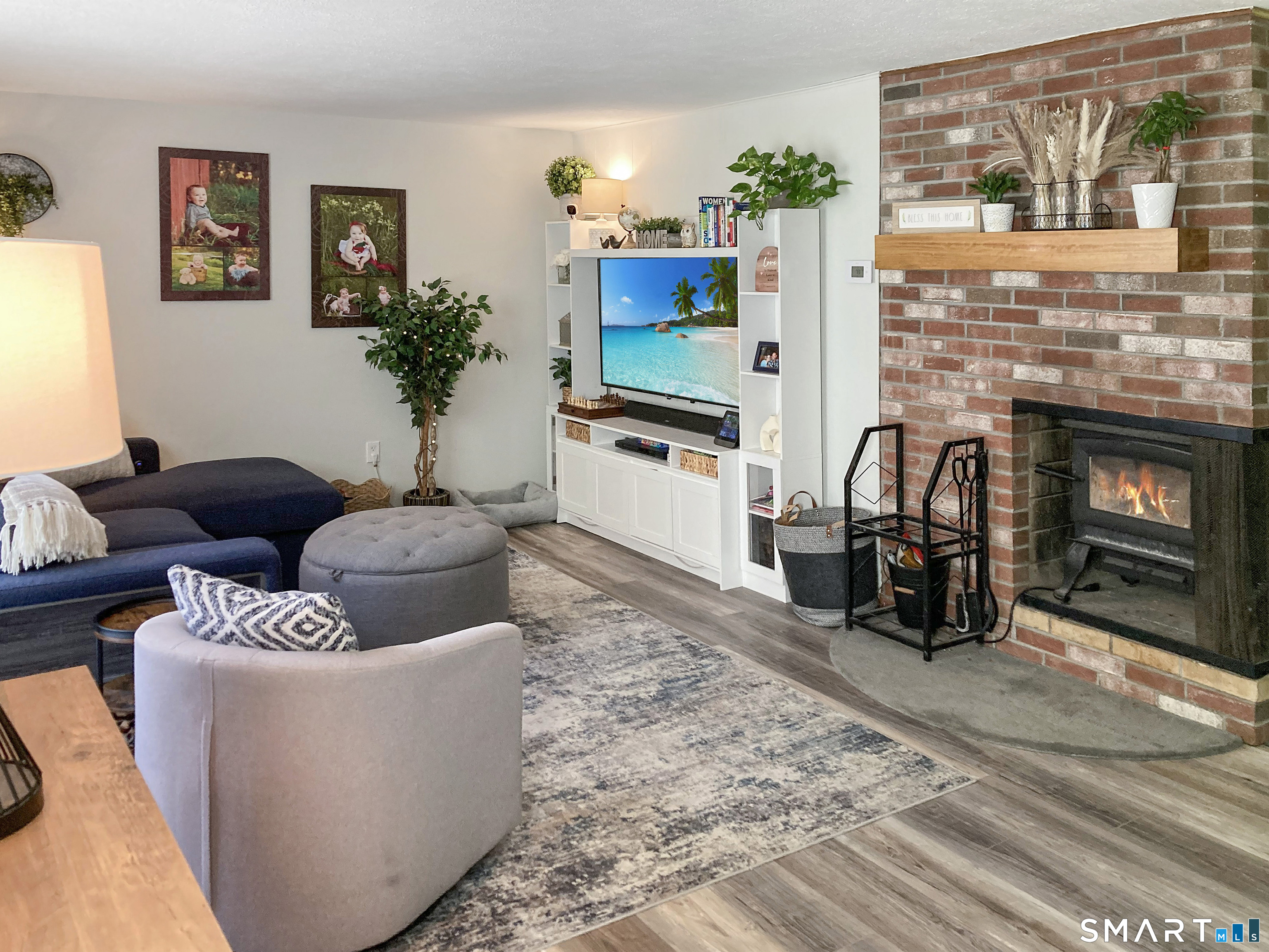 274 Hanks Hill Road Mansfield, CT 06268 - Photo 5 of 40 Updated Spacious Living Room!